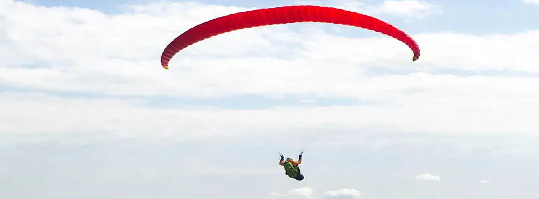 parapente dans le ciel parapente dans le ciel