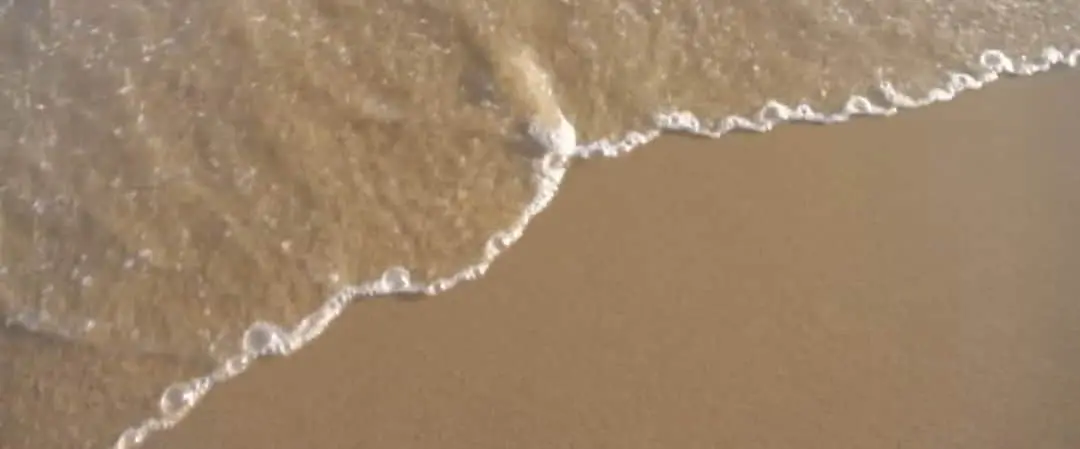 vagues sur le sable vagues sur le sable